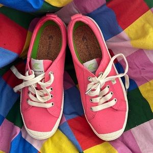Cariuma Pink Low Top Sneakers 8.5 Never Worn